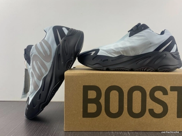 Tint GZ0711 Adidas MNVN Yeezy Boost 700 Blue 0811